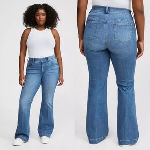 Torrid High Waisted Flare Jeans Bombshell Blue Denim Plus 16R Regular Cowgirl